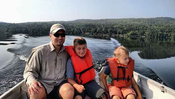 grants-camps-family-boat-ride-kennebago-lake