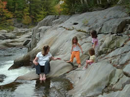 grants-camps-family-activity-hiking